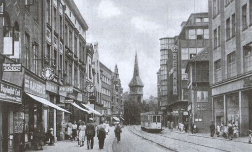 Справа, за углом, на ул. Штайндамм,144/145, располагался пансион Данти Ланы — почтовый ящик абверштелле «Кенигсберг»